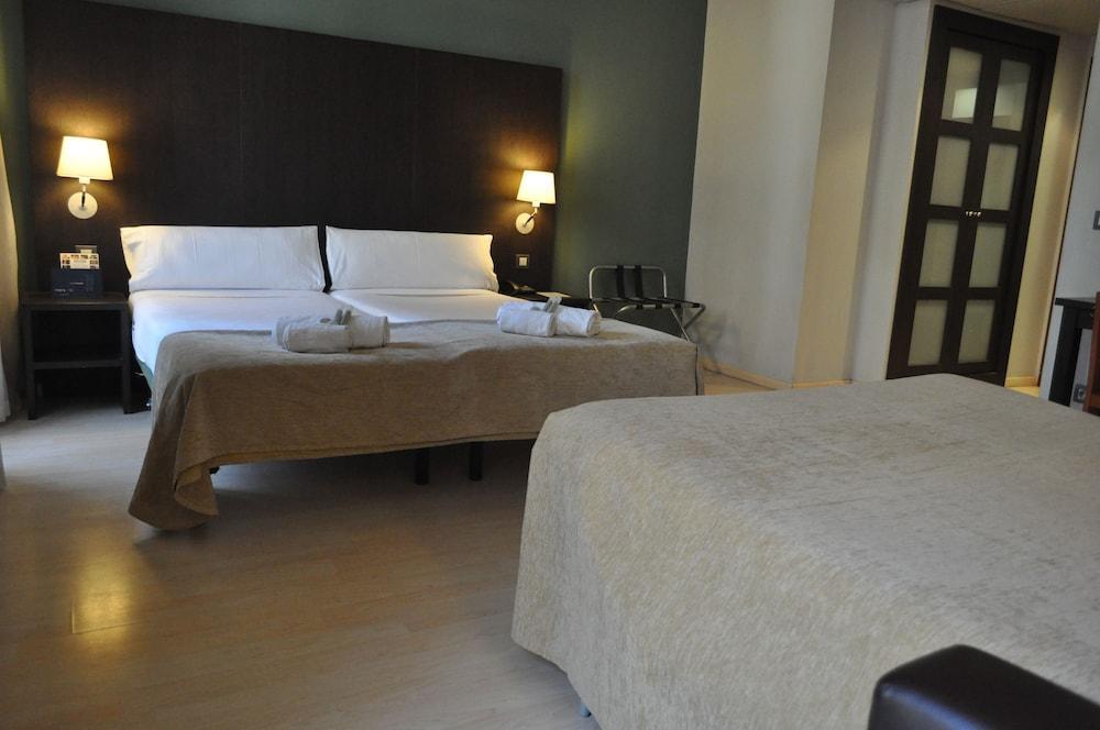 Oriente Atiram Hotel Barcelona Exterior foto